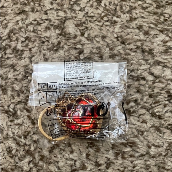 NWT Legend of Zelda Heart Container Keychain - Picture 4 of 7